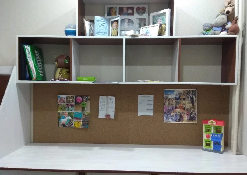 Пробковый стенд в детской 