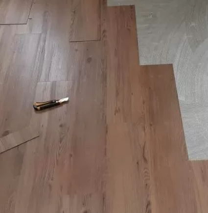 Укладка квар-виниловой плитки на клей Укладка квар-виниловой плитки