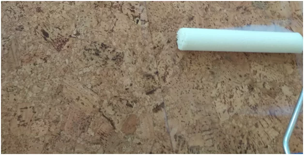 Наносим на пробку Лак Loba 2K Supra A.T.