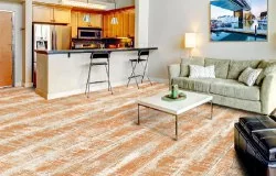 Пробковый пол с дизайном под дерево