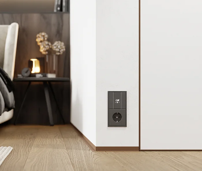 Микроплинтус L образный Бледно-коричневый RAL 8025 83-76-03