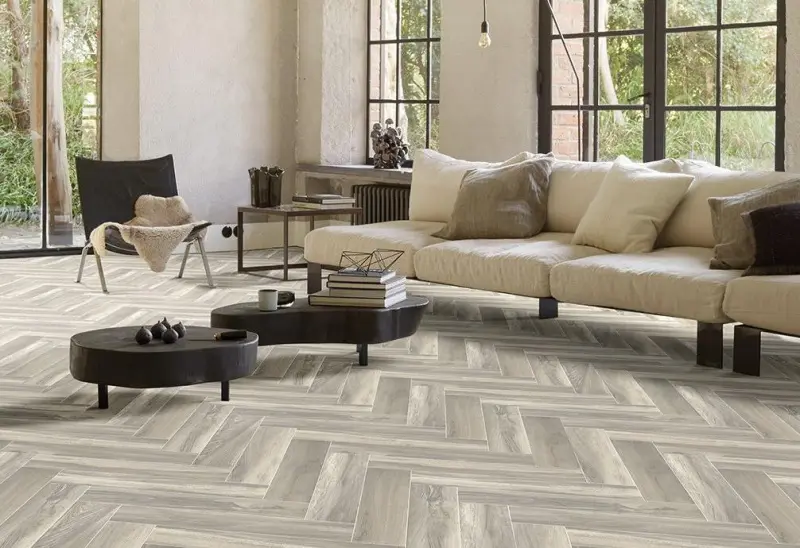 Кварцвиниловая плитка или ламинат из кварцвинила