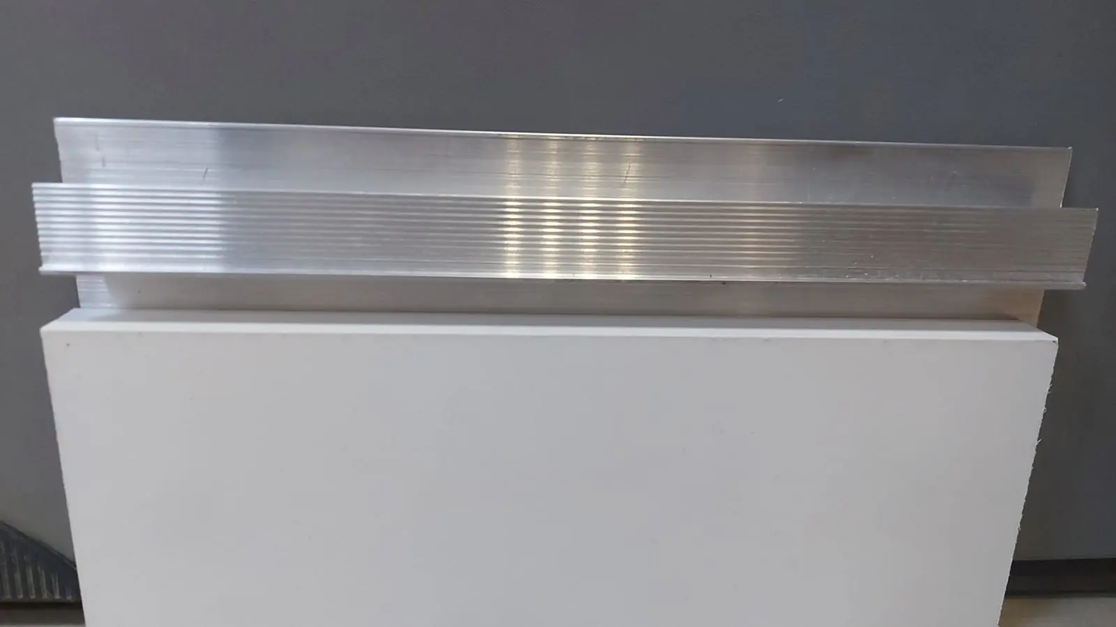 Теневой профиль Ликорн алюминиевый серебристый матовый С-02.2.2 купить