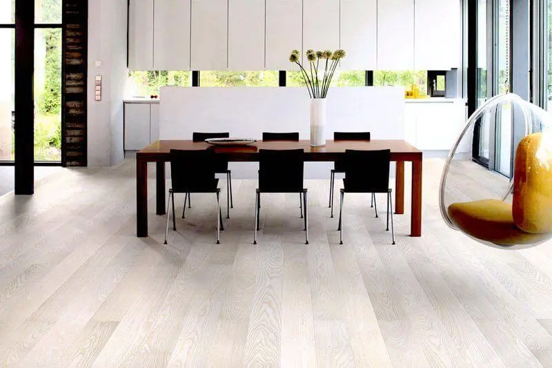 Ламинат Aberhof Storm Ясень Снежный 2989 в квартире