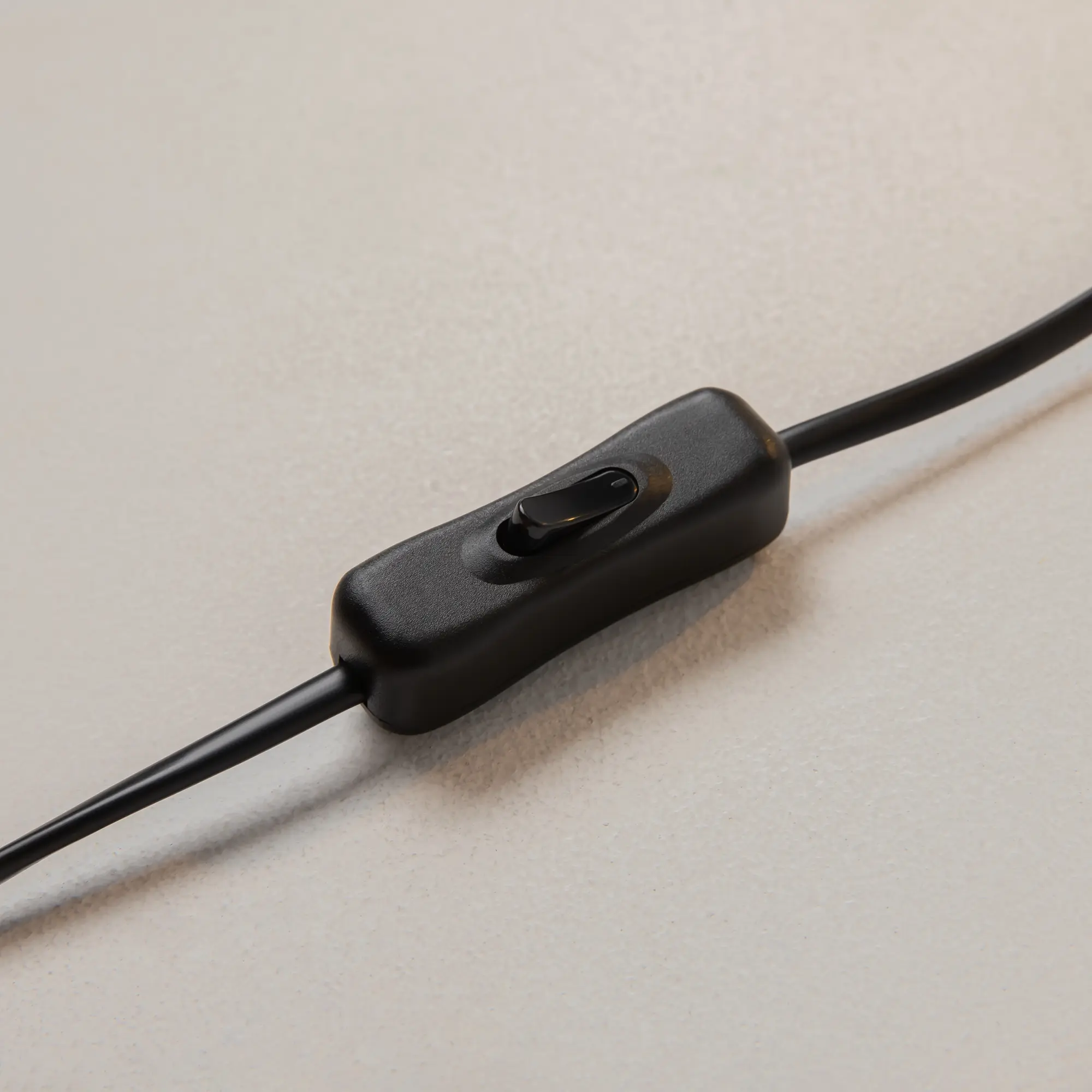 Настольный светильник Maytoni Z153-TL-01-BS