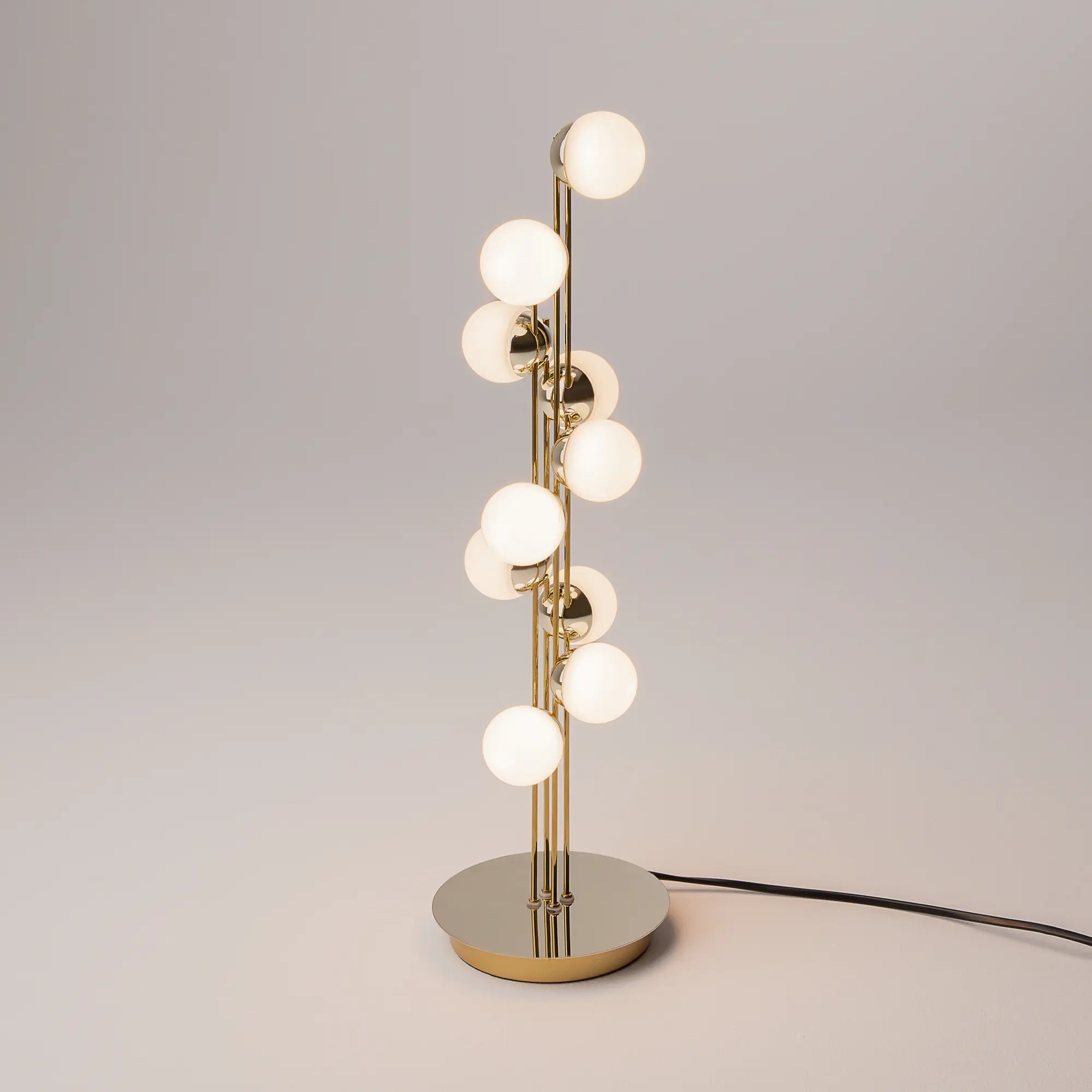 Настольный светильник Maytoni MOD081TL-L14G3K