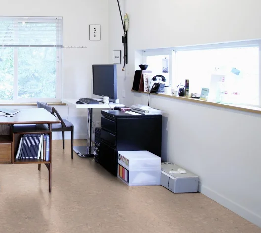 Замковый пробковый пол Wicanders Personality P 802002 Timide в интерьере