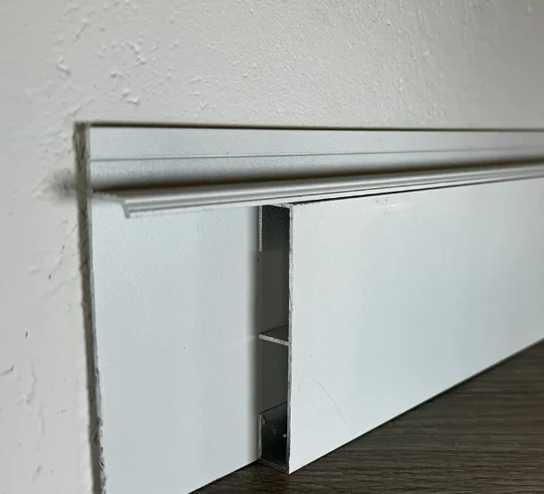 Скрытый плинтус алюминиевый Pro Design 323 W белый муар RAL9016 купить