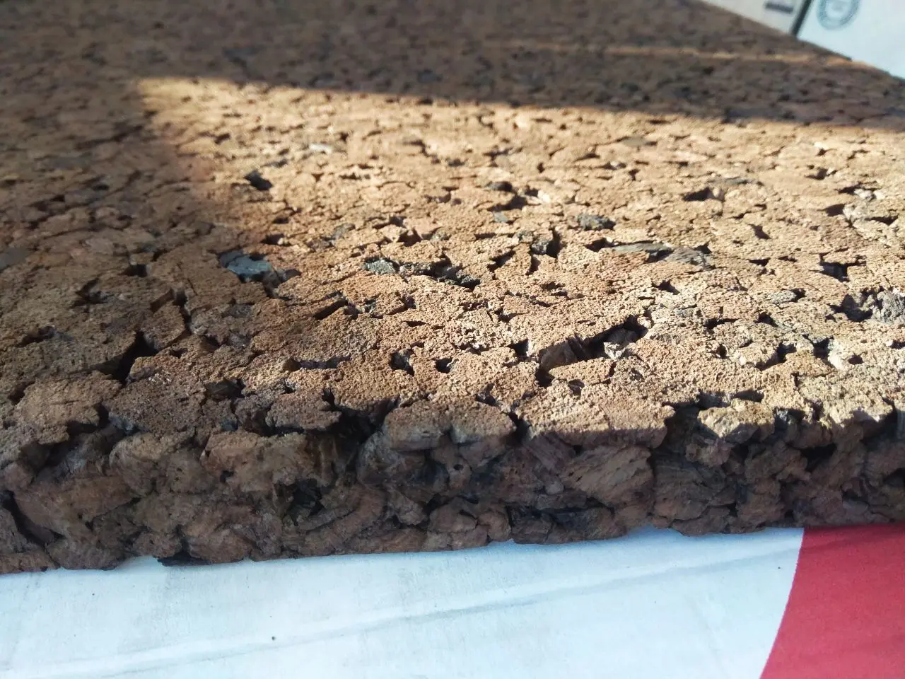 Черный пробковый агломерат толщиной 25 мм для утепления