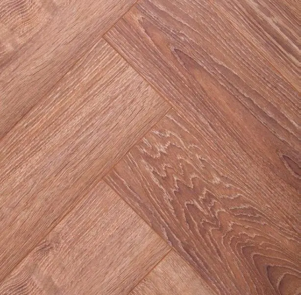 Ламинат елочка Thys Дуб Cork (левая) в квартире