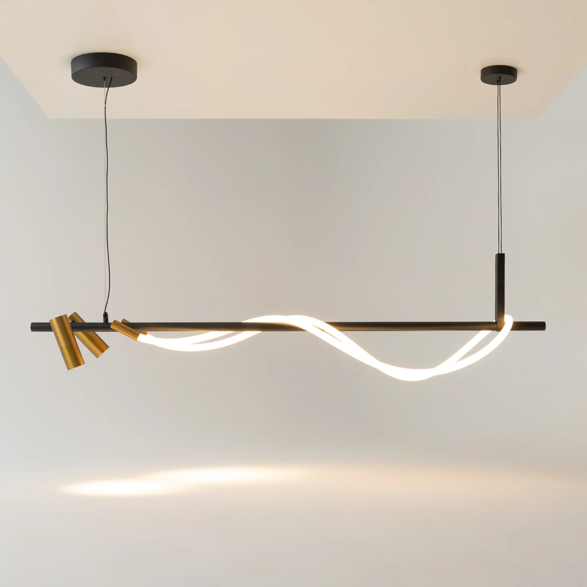 Подвесной светильник Maytoni MOD166PL-L30GB3K