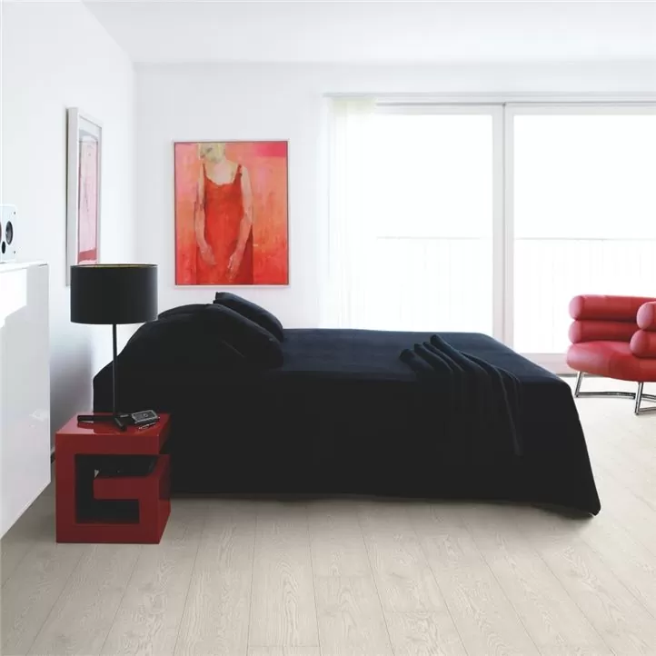 Ламинат Pergo Uppsala pro L1249-05032 Дуб вековой серый в квартире