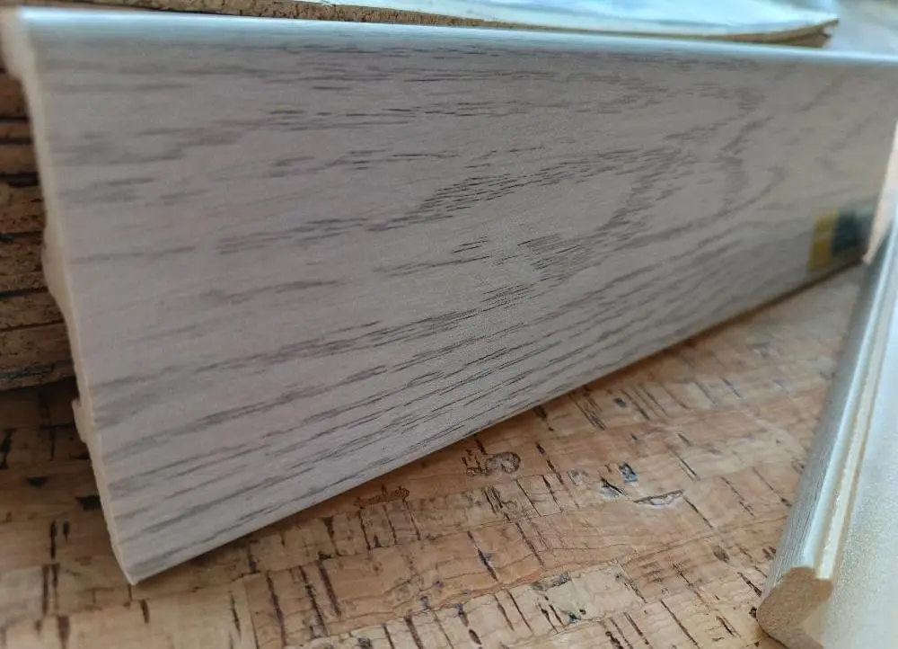 Плинтус Арбитон Интегра 03 Снежный Ясень цена