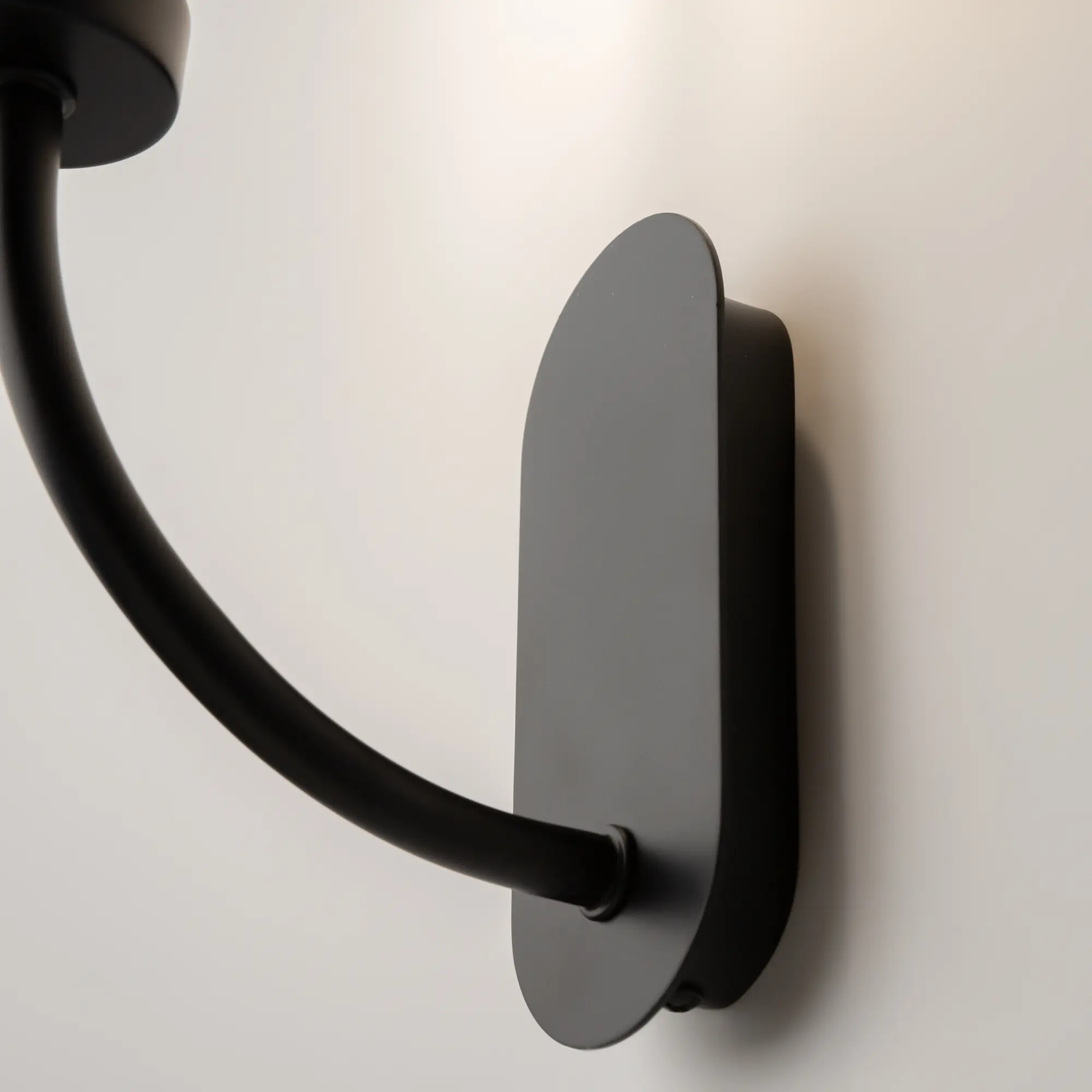 Настенный светильник (бра) Maytoni MOD333WL-01B