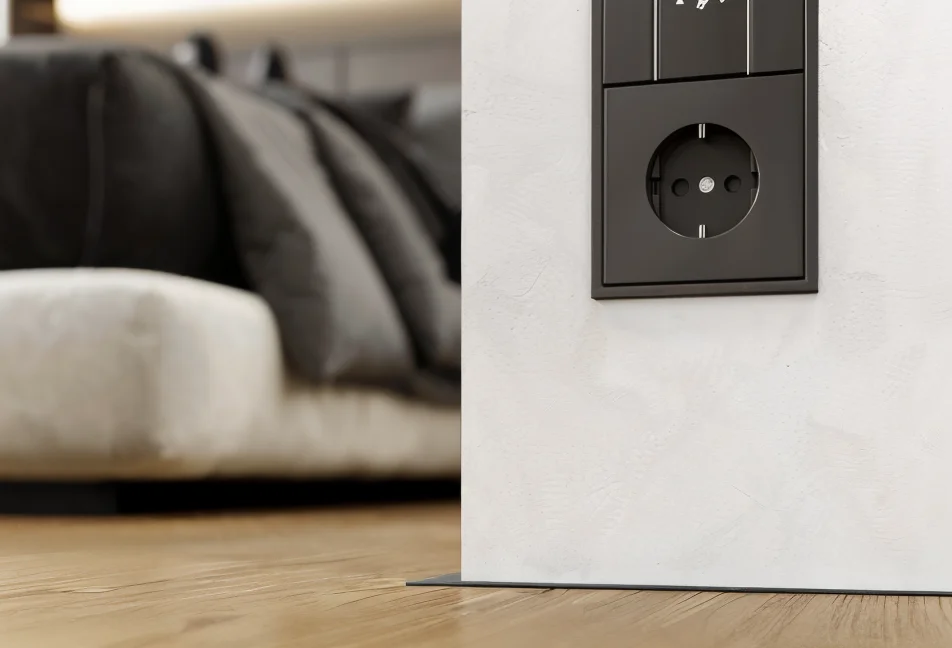 Микроплинтус для пола черный муар BFM ProFILE 3 м с пружинами