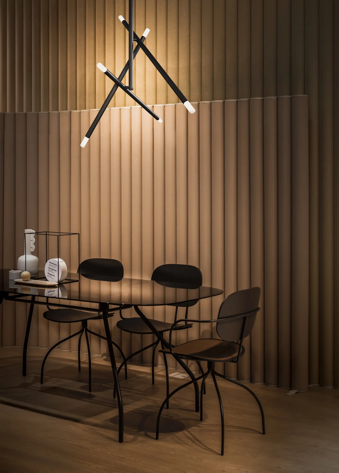 Потолочный светильник Maytoni MOD620CL-06B