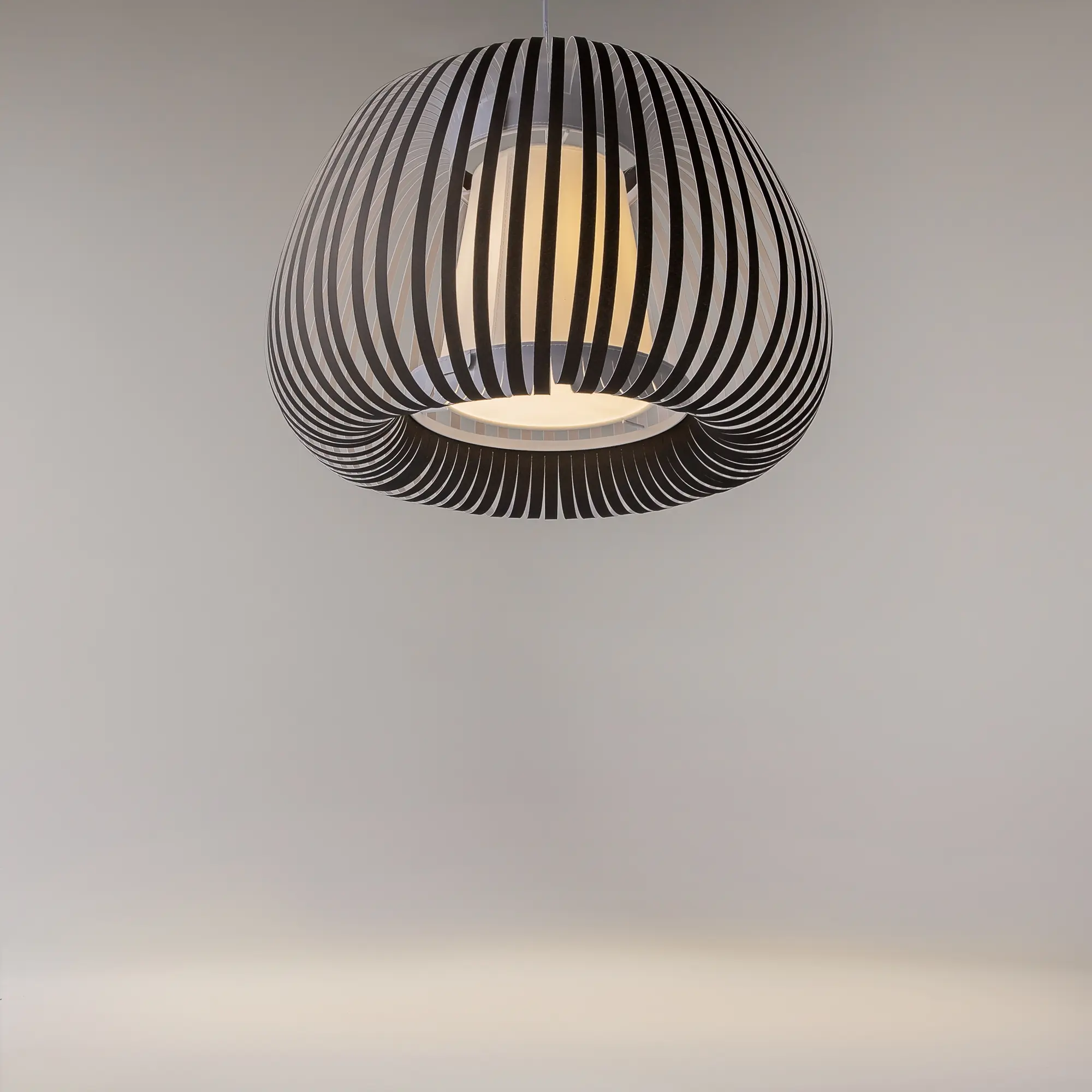 Подвесной светильник Maytoni MOD409PL-01B