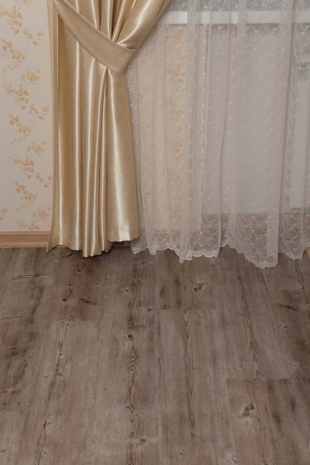 Кварцвиниловая плитка ПВХ для пола Decoria Mild Tile DW 8133 Дуб Бала недорого