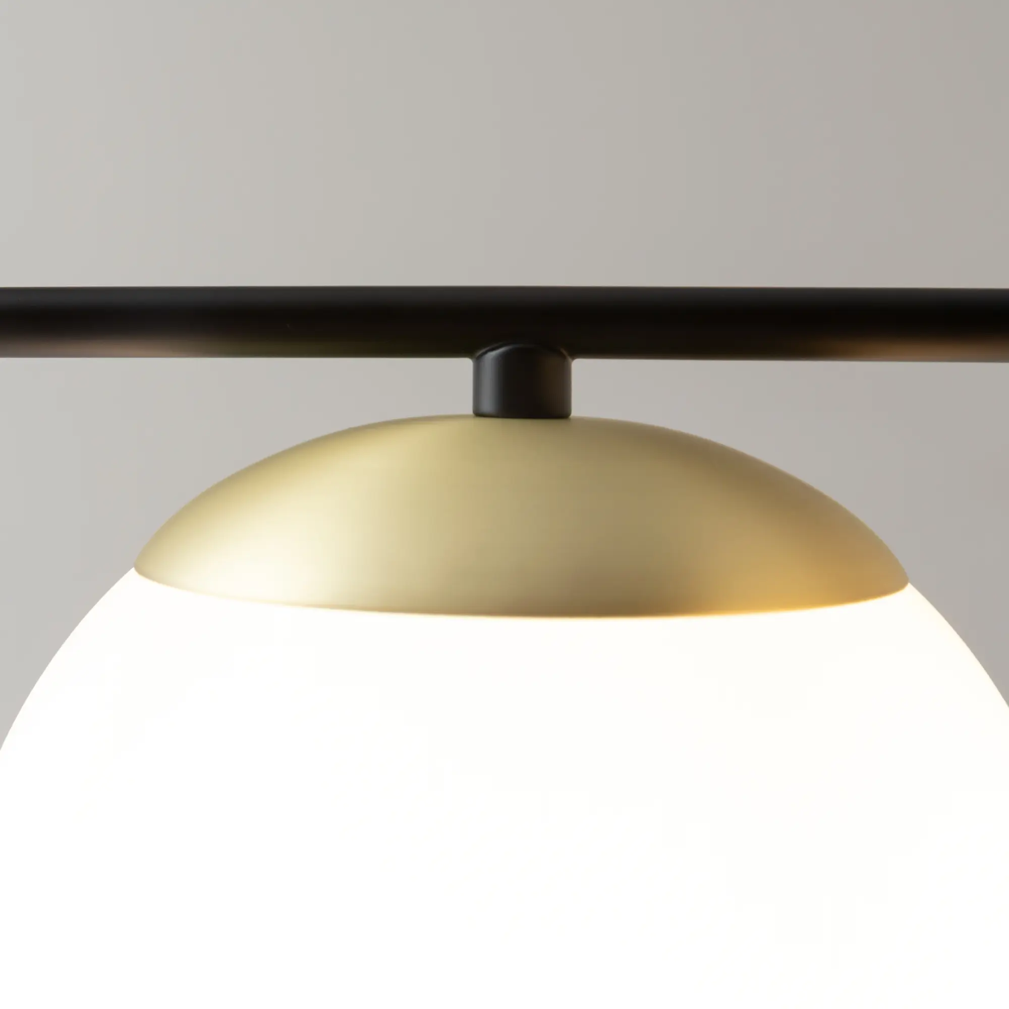 Потолочный светильник Maytoni MOD048CL-06G