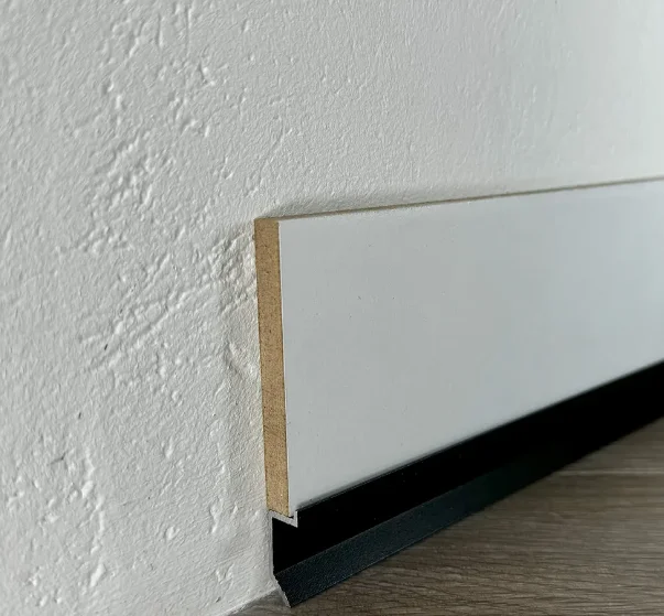 Теневой плинтус скрытого монтажа Pro Design Slim 723 В черный муар в Москве