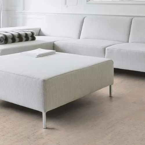 Клеевой пробковый пол 4 мм Wicanders AJ8K001 Fashionable Antique White в интерьере