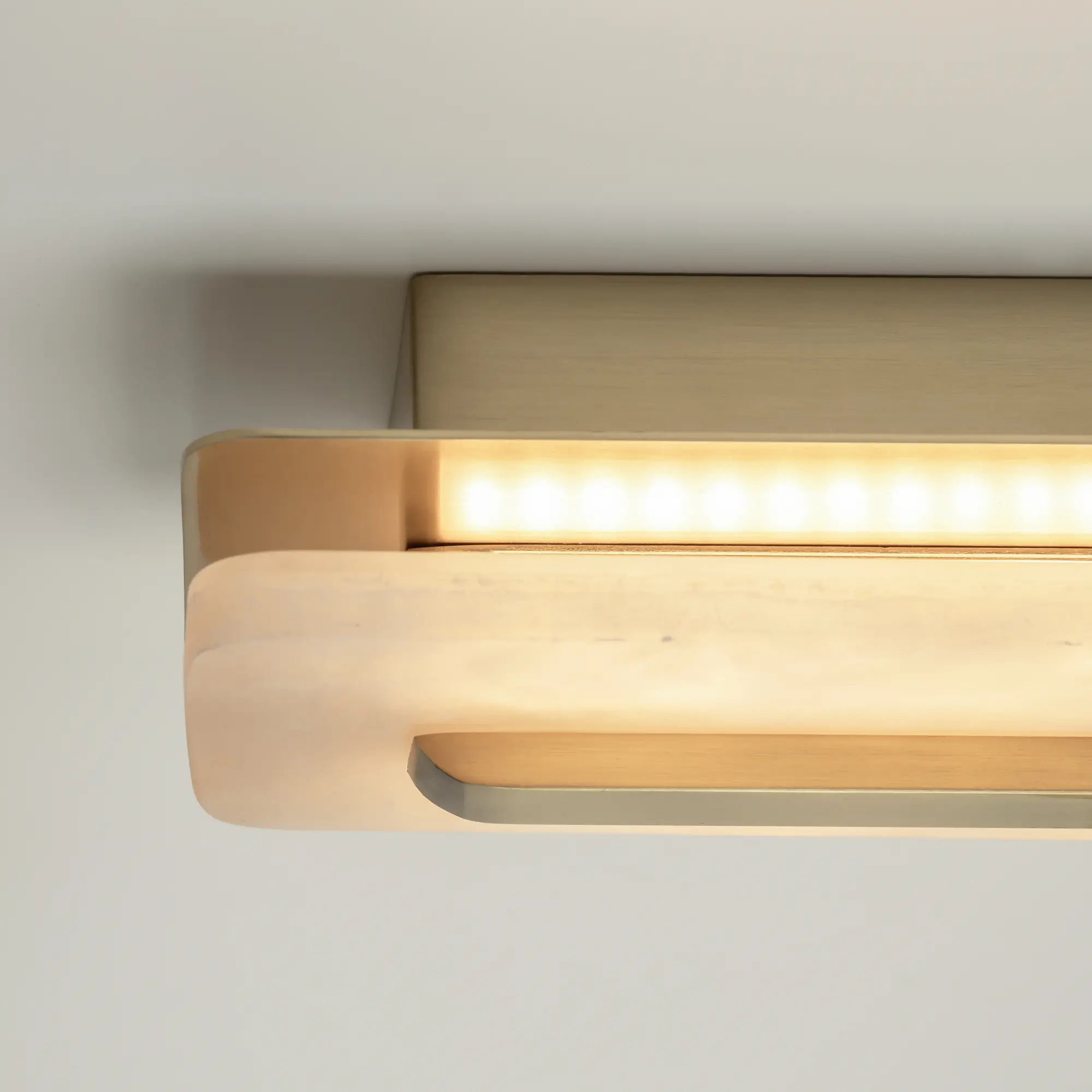 Настенный светильник (бра) Maytoni MOD366WL-L9BS3K