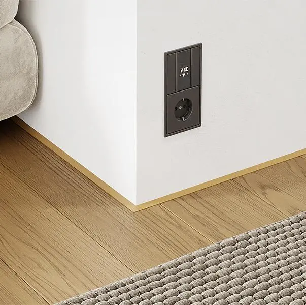 Микроплинтус для пола алюминиевый с пружинами Коричнево-бежевый RAL 1011