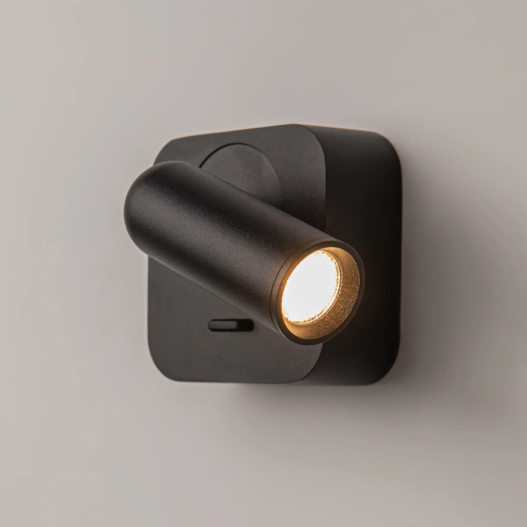 Настенный светильник (бра) Technical C039WL-L3B3K