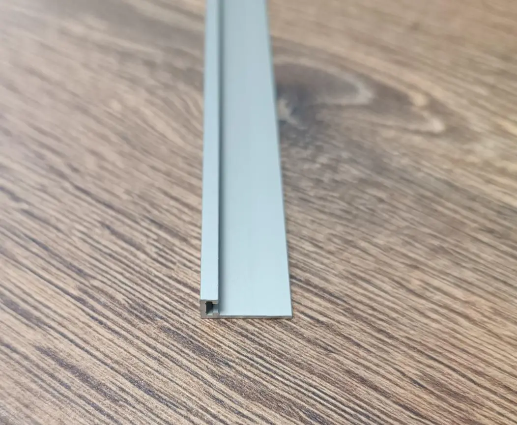 Микроплинтус Laconistiq MICRO 15 Classic шампань светлый