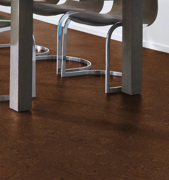 Замковый пробковый пол Wicanders Personality P832 Chestnut в интерьере