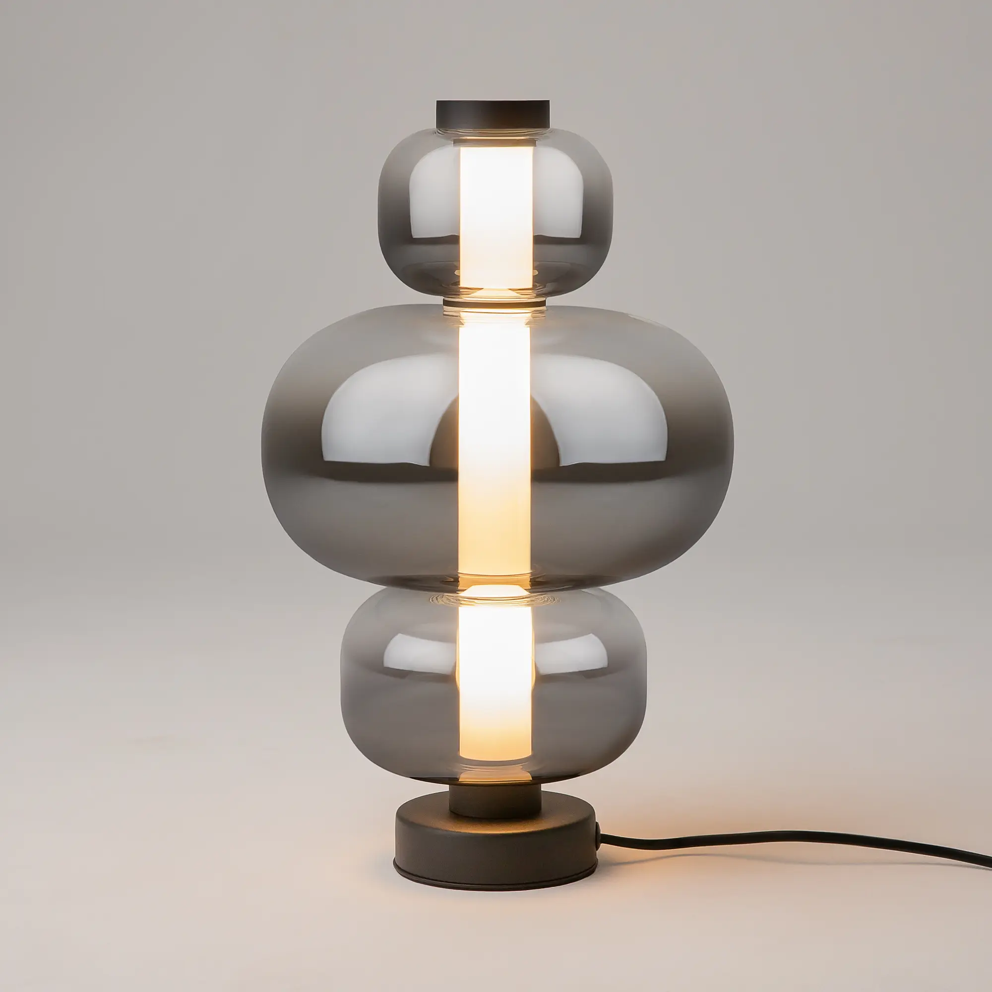 Настольный светильник Maytoni MOD364TL-L15B3K