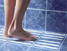 Противоскользящая лента Rico с люминесцентной полосой черная 50 мм*4,5м цена