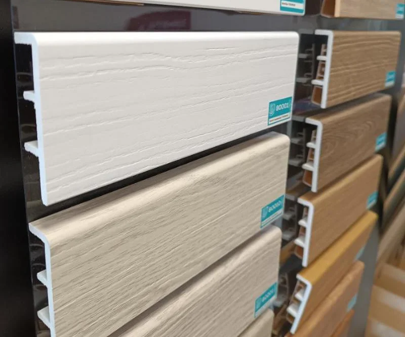 Плинтус для ламината в Москве