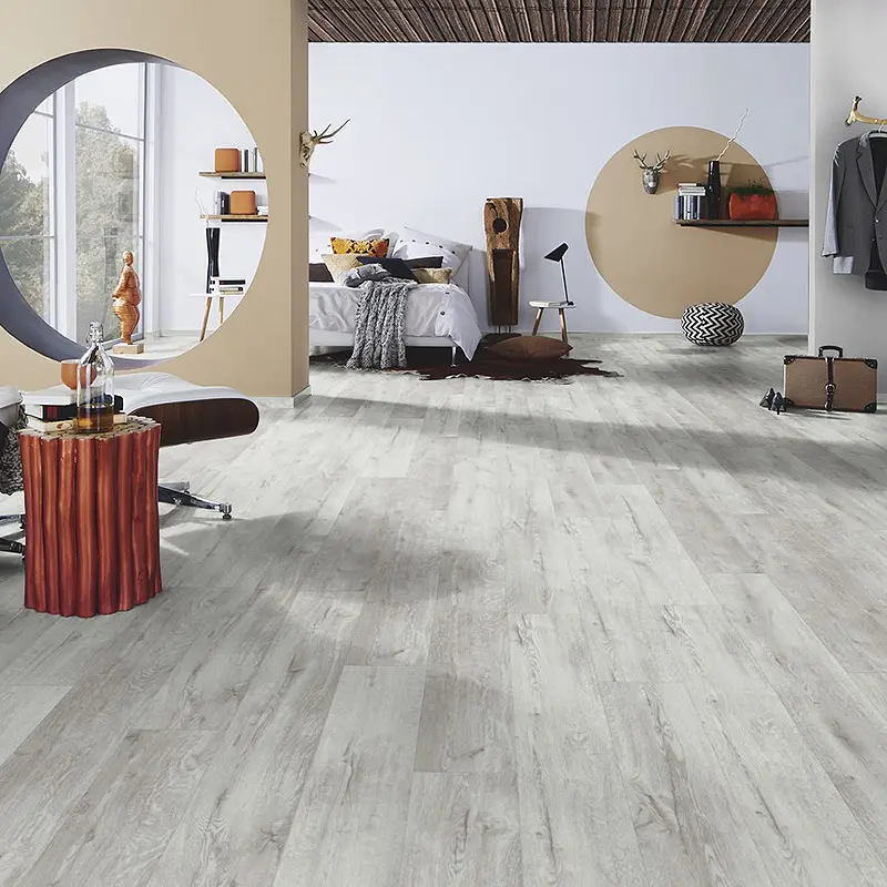 Ламинат Kronospan Ultradecor Variostep Classic К278 Дуб Волшебный в квартире