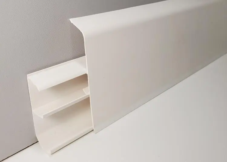 Пластиковые плинтуса для пола в ассортименте