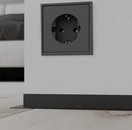 Микроплинтус Ликорн Лайн L-образный черный С-05.25.3 L