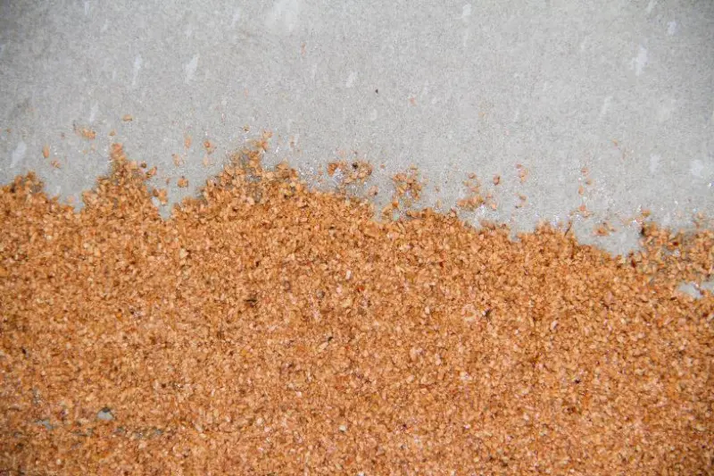 Теплоизоляция дома напыляемой пробкой