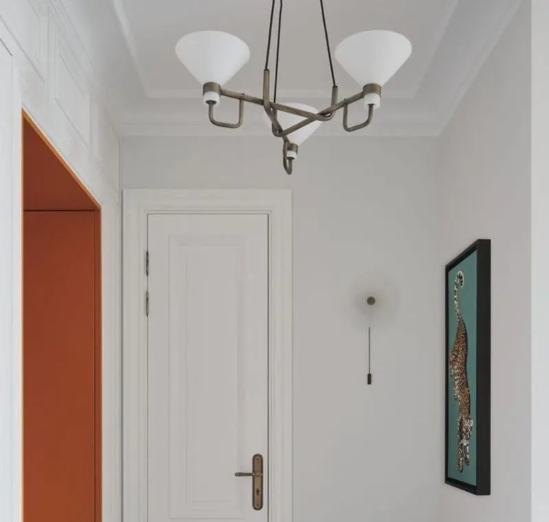 Потолочный плинтус купить в СПб