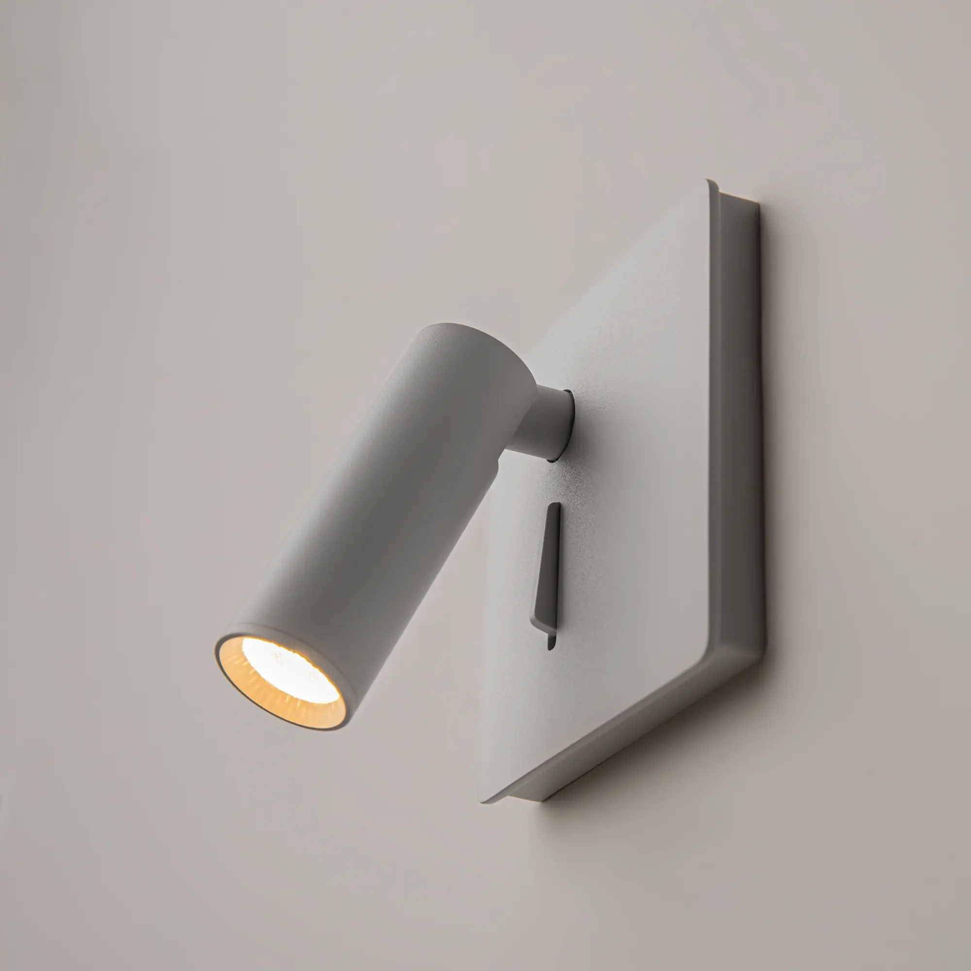 Настенный светильник (бра) Technical C040WL-L3W3K