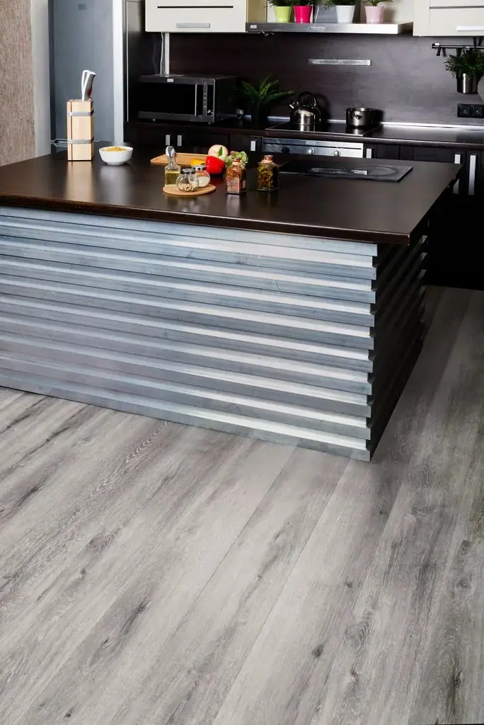 Ламинат SPC Alpine Floor Classic Light Ясень Серый ECO 134-55 MC для ванной комнаты