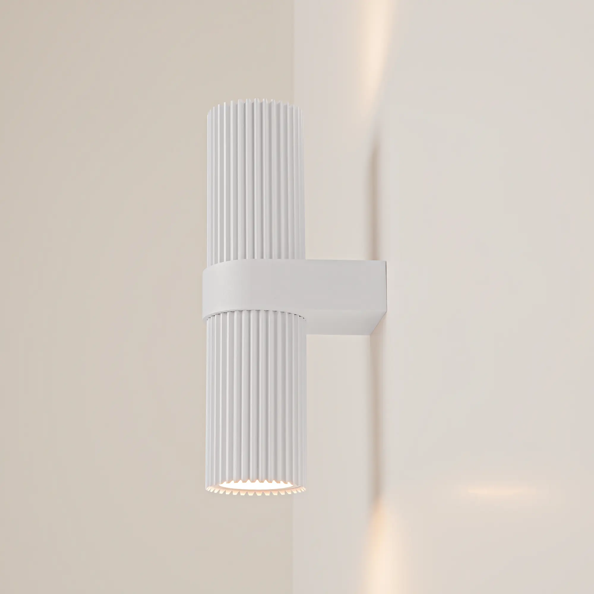 Настенный светильник (бра) Maytoni MOD326WL-02W