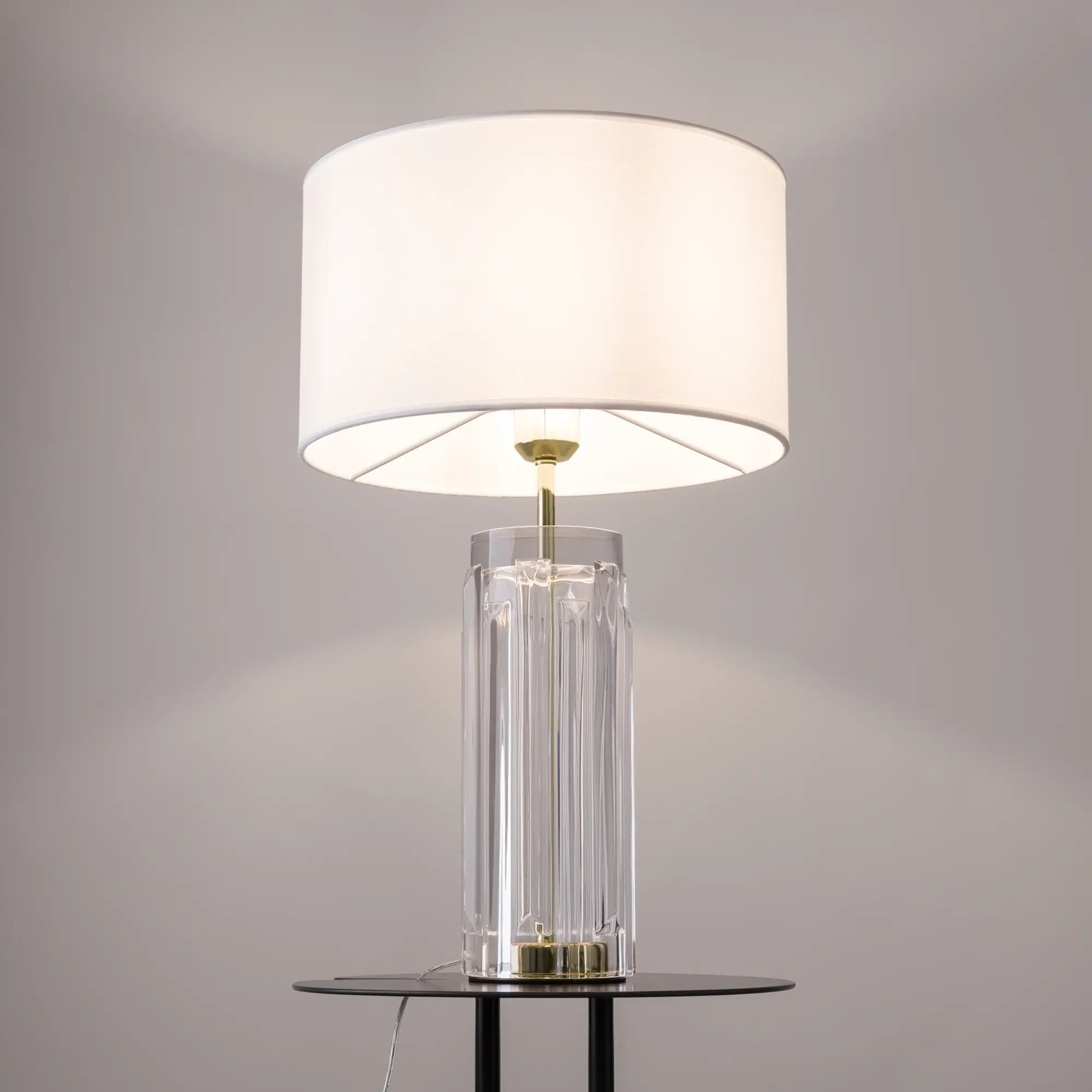 Настольный светильник Maytoni MOD304TL-01G