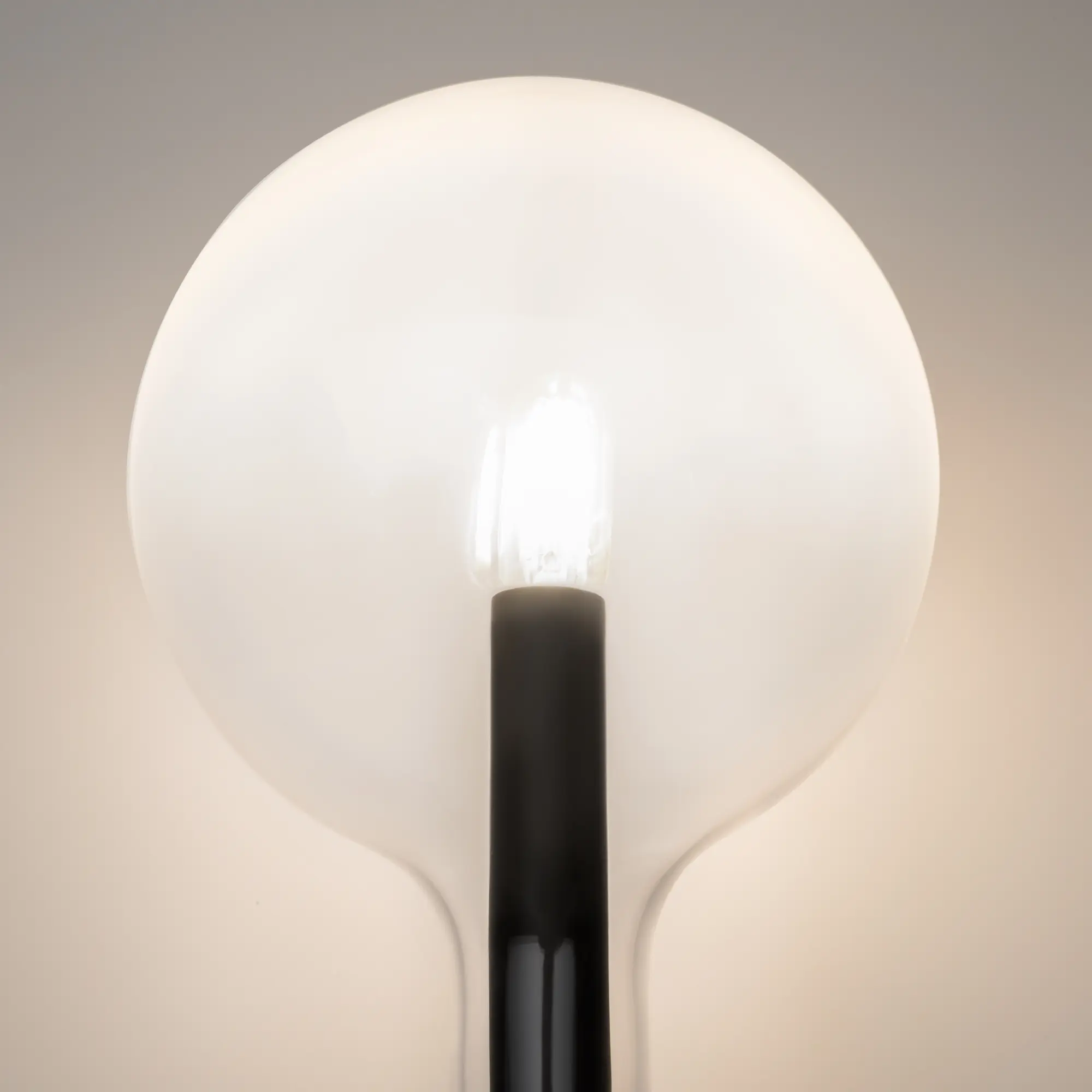 Настенный светильник (бра) Maytoni MOD333WL-01B