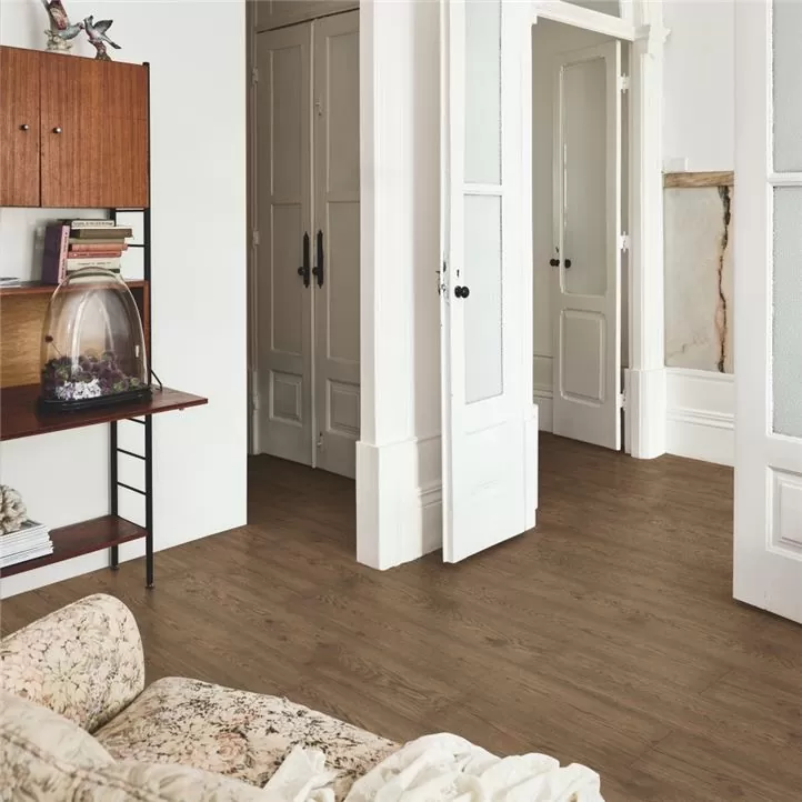 Ламинат Pergo Uppsala pro L1249-05243 Дуб вековой коричневый в квартире