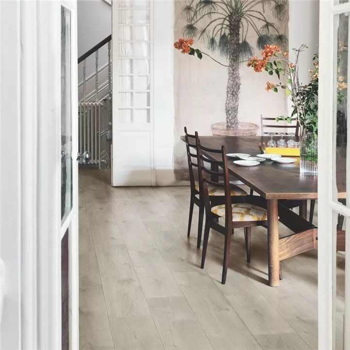 Ламинат Pergo Uppsala pro L1249-05039 Дуб изысканный серый в квартире