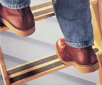 Противоскользящая лента Rico с люминесцентной полосой черная 50 мм*4,5м цена