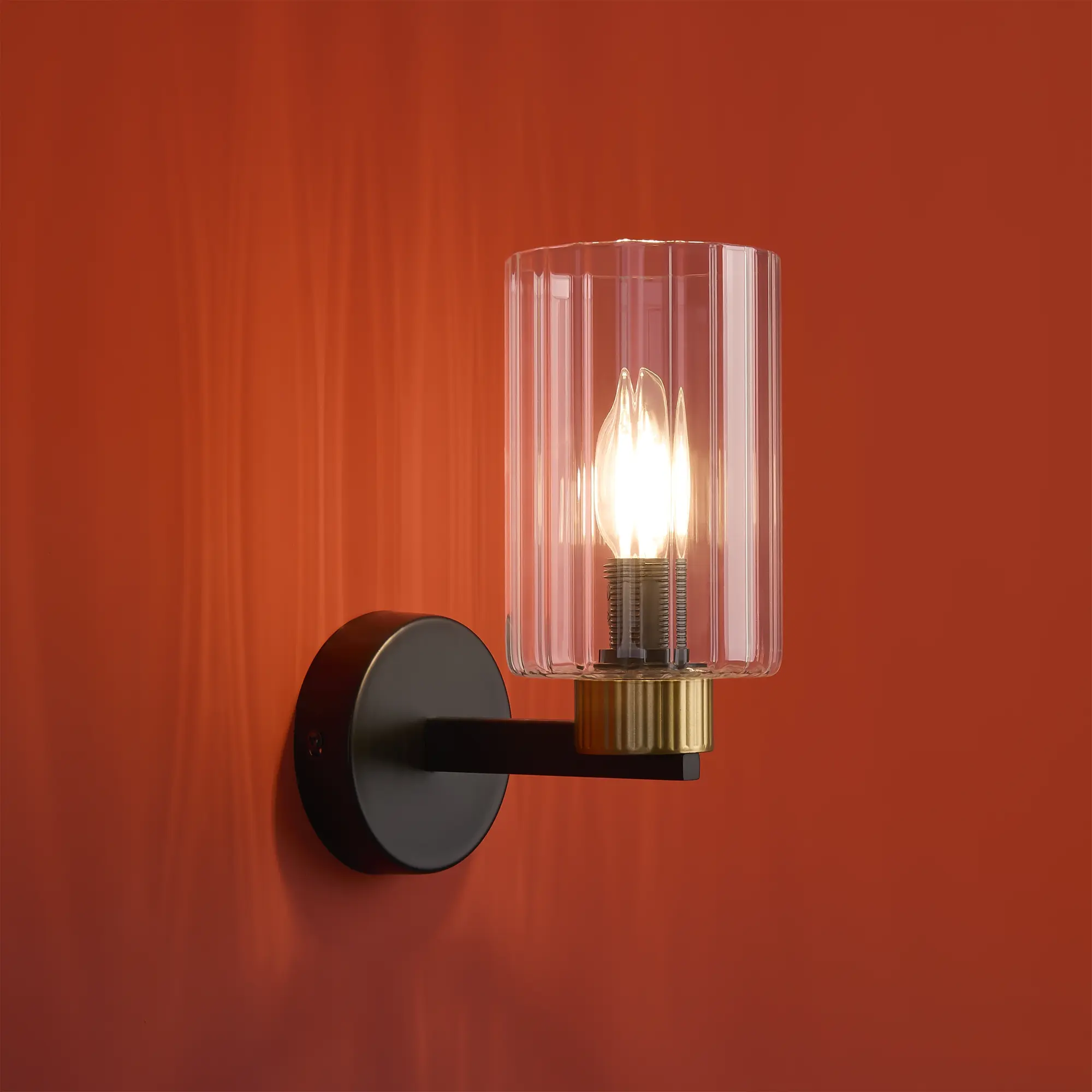 Настенный светильник (бра) Freya FR2051WL-01BBS1