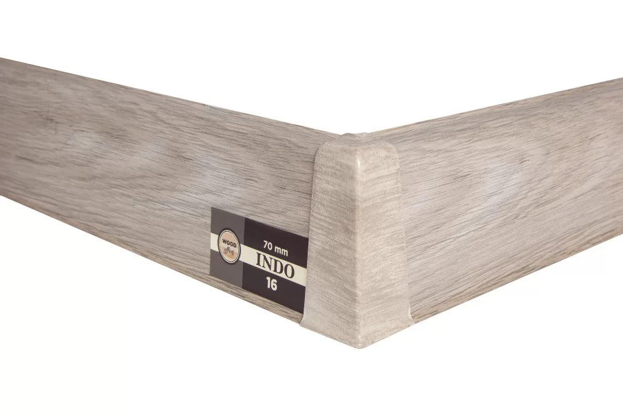 Пластиковый плинтус напольный