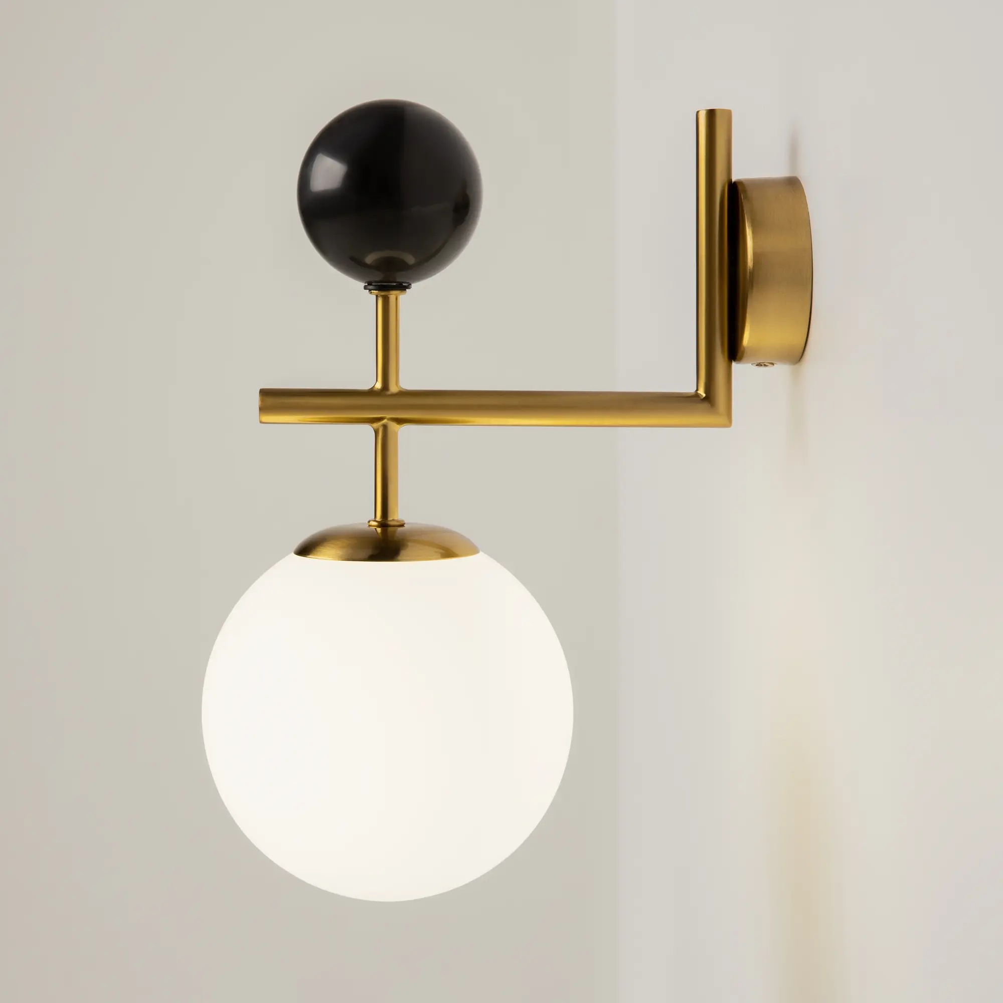 Настенный светильник (бра) Maytoni MOD436WL-01BS