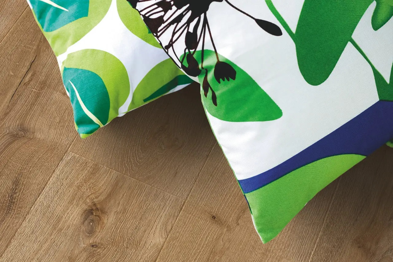 Ламинат Pergo  L1251-04301 Дуб Риверсайд в квартире